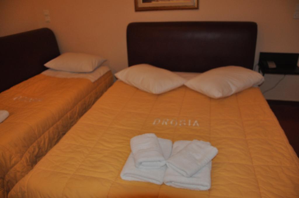 Hotel Drosia Messíni Exteriér fotografie